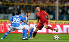 Gilberto Martínez realizó grandes temporadas en Italia, lo cual le permitió militar en la Roma, sin embargo una lesión marginó su participación.