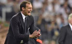 Allegri dirigiendo el partido de vuelta de las semifinales ante Real Madrid.