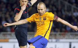 Iniesta no fue titular y entró al minuto 46 de la segunda mitad del partido por Rafinha. (Foto: Agencia EFE)