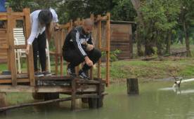 El argentino Leo Domínguez, hombre clave en el Vida, se divirtió pescando junto a Jenny Fernández en La Ceiba. Fotos Javier Rosales