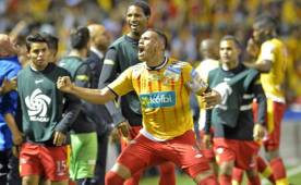 Cristhian Lagos celebrando el gol anotado al Olimpia. (FOTO: AFP)