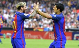 Lionel Messi y Suárez lideran la tabla de goleo esta temporada en España.