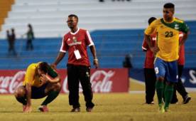 Jugadores de Guayana Francesa terminaron con lágrimas luego de su eliminación.