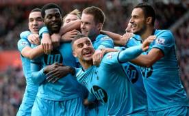 Adebayor ha jugado en seis clubes, destacan Arsenal, Manchester City, Real Madrid y Tottenham. En total ha convertido 175 goles. Foto AFP