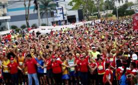 Más de 6 mil corredores de dieron cita para la Maratón de Diario La Prensa.