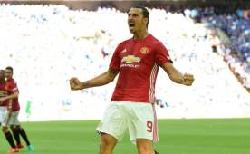 Zlatan le dio el título al Manchester City en la Supercopa de Inglaterra al vencer al Leicester.