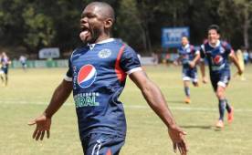 Milton Omar Núñez celebró su primer gol del 2016 en Guatemala.