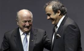 Platini era el candidato fuerte para asumir la presidencia de FIFA y este viernes la justicia de Suiza abrió una investigación en su contra. Foto AFP