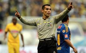 'Chiquidrácula' Rodríguez señaló que fue un claro penal en el México-Costa Rica.