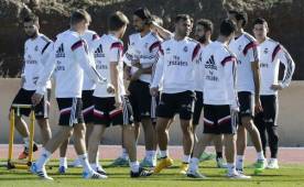 James Rodríguez se entrenó con Real Madrid y jugaría la final ante San Lorenzo, Sergio Ramos no trabajó por precaución. Foto EFE