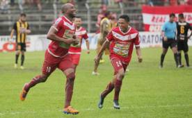 Jerry Palacios y Christian Altamirano han aportado a la causa goleadora de Real Sociedad en el torneo Clausura.