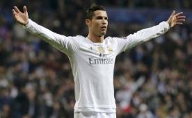 Cristiano Ronaldo reveló qué le dijo al técnico del PSG, Laurent Blanc, tras el juego de Champions League. Foto EFE