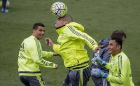 Pepe, Cristiano Ronaldo y Keylor Navas disfrutan de un entrenamiento con el Real Madrid.