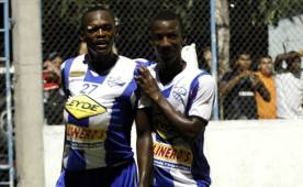 Félix Crisanto le dedicó su anotación a su esposa y al hijo que está por venir, mientras advierte que no serán fáciles como equipo.