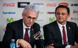 Se desconoce el salario de Benito Floro en Alajuelense, aunque algunos afirman que es una cifra exorbitante.