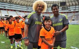 Valderrama es un ídolo en el fútbol colombiano y disputó tres Mundiales con su selección.