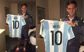 Así de contento lució Saucedo por obtener la camisa de Lionel Messi.