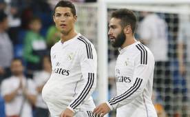 Cristiano Ronaldo se llevó la pelota con la que marcó un triplete. Foto EFE