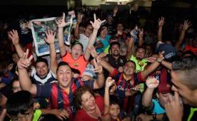 Los aficionados del Barcelona colmaron el Estadio Virtual de DIEZ y festejaron a todo pulmón el título. Foto Neptalí Romero