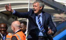 Mourinho resaltó que el profesionalismo de sus jugadores fue la clave para el título del Chelsea. Foto AFP
