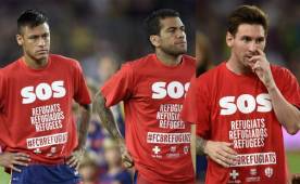 Esta es la camisa que lucen los jugadores del Barcelona en apoyo a los refugiados sirios.