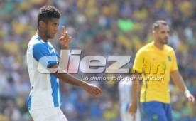 Anthony Lozano no pudo hacer nada para contarrestrar la avalancha brasileña.