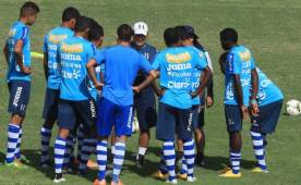 Jorge Luis Pinto dice que trabaja en concepto con los chicos de la Sub-23, quiere un equipo que tenga criterio y buen control del balón. Foto Ronald Aceituno