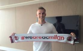 Ely militó en la segunda divvisión de Italia en los equipos Avellino, Reggina y Varese.