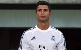 Cristiano Ronaldo tiene contrato hasta 2018 y cobra 21 millones de euros. (AFP)