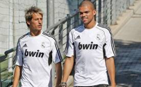 Los lusos Coentrao y Pepe, durante un entreno. (FOTO: Archivo agencia)