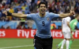 Luis Suárez fue sancionado con nueve partidos oficiales con la selección de Uruguay, pero podrá participar en octubre ante Arabia Saudita y Omán. Foto AFP