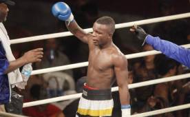 El boxeador hondureño dejó claro su futuro. Solo piensa en seguir entrenando.