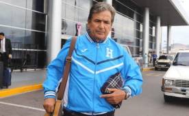 Jorge Luis Pinto a su llegada a Tegucigalpa, se mostró amable, pero a la vez muy preocupado. FOTO: Ronald Aceituno