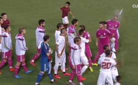 El jugador de la Roma lanzó una botella a Pepe luego de que este lo escupiera, según relató Keita.