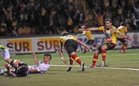Jugadores del Herediano festejan el segundo tanto conseguido ante Pérez Zeledón en el inicio de la liga tica. (Nación.com)