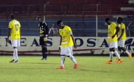 Victoria cayó 4-0 ante Real Sociedad y en su debut en el Clausura 2016. Si Real España le gana al Olimpia se pondrá a un punto de los lecheros. Foto Javier Rosales