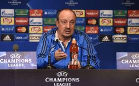Rafael Benítez considera un verdadero reto enfrentar al PSG en la Champions League. Foto AFP.