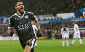 El argelino Riyad Mahrez convirtió los tres goles contra el Swansea City este domingo. Foto AFP.