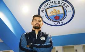 Nolito ya viste los colores del Machester City. Fotos tomadas del Twitter oficial del City.