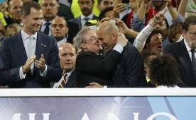 Con diez técnicos, Florentino Pérez ha conseguido 15 títulos con Real Madrid, tres Champions League en total. Foto EFE