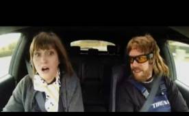 Sebastian Vettel lució irreconocible con su disfraz de mecánico. (Captura de pantalla)