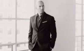 Zidane sustituye así a los modelos Mark Vanderloo y Clement Chabernaud para la firma 'Mango'.