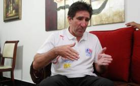 Héctor Vargas se mantiene como el entrenador del Olimpia, comentó Osman Madrid.