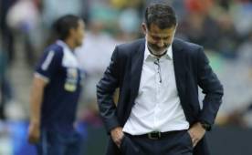 La afición mexicana mostró su descontento tras el empate ante Honduras y pidió la salida del técnico colombiano Juan Carlos Osorio. Foto Ronald Aceituno