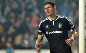 Mario Gómez se convirtió en una temporada en el goleador de la liga turca.