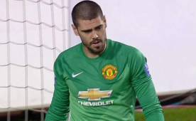 Víctor Valdés disputó su primer partido bajo los tres palos con la categoría Sub-21 del Manchester United ante Liverpool.