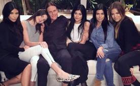 Según la revista US Weekly, Jenner le confesó a su familia que decidió cambiar de sexo y todo quedó grabado en las cámaras. Foto Twitter