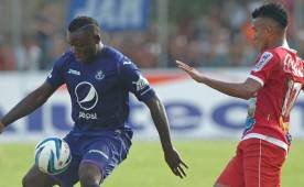 El lateral ex Victoria es titular en el esquema de Diego Vázquez.