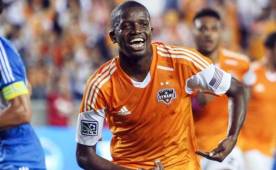 Houston Dynamo hizo oficial la renovación de Boniek García y medios locales aseguran que firmó por un año.
