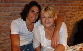 La mamá de Edinson Cavani salió a dar la cara por su hijo y el resto de la familia.